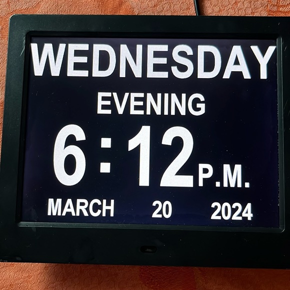 Alzheimer’s clock - Picture 1 of 6